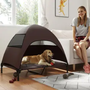 Lit surélevé avec toit anti-soleil pour chien, extérieur